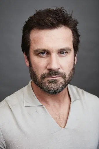 تصویر Clive Standen