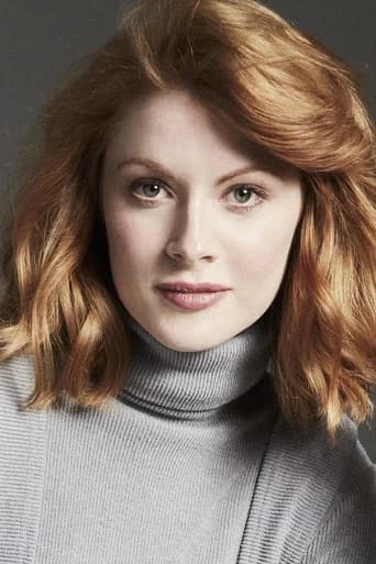 تصویر Emily Beecham