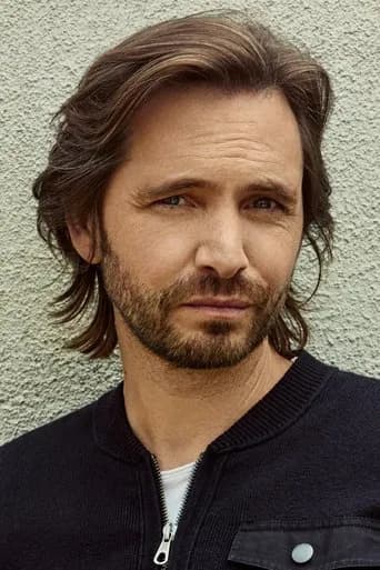 تصویر Aaron Stanford