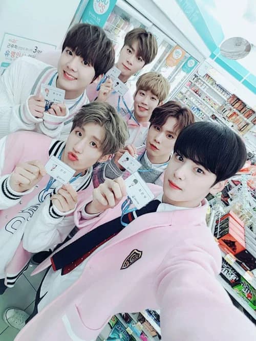 پوستر 아스트로25